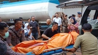 Joshua Tewas Terbakar di Ruang Tamu, Keluarganya di Dapur