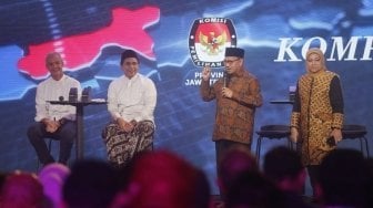 Serangan Fajar Bikin Resah, Ganjar Lek - lekan, Sudirman Ronda