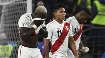 Reaksi para pemain Peru setelah dikalahkan Prancis dalam pertandingan di Ekaterinburg Arena, Kamis (21/6/2018) [AFP]