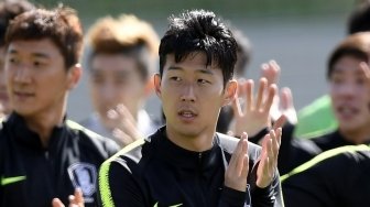 Son Heung-min &amp; Timnas Korsel U-23 Latihan di Lapangan Sabuga Bandung