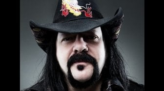 Vinnie Paul eks Drummer Pantera Meninggal Dunia