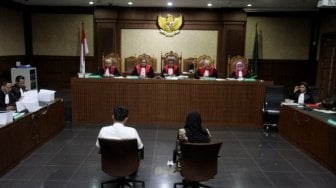 Bupati Kutai Kartanegara (Kukar) nonaktif Rita Widyasari menjalani sidang tuntutan di Pengadilan Tipikor, Jakarta, Senin (25/6). 