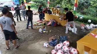 Unik! TPS Pilkada Kota Bogor Ini Tampilkan Konsep Piala Dunia