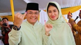 Usai Diperiksa KPK, Istri Dodi Reza Alex Thia Yufada Bungkam