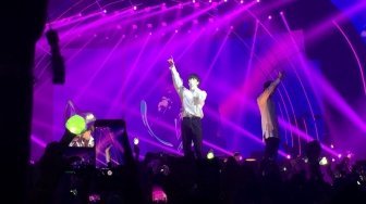 Sebelum Turun Panggung, GOT7 Menggombali Fans Perempuan