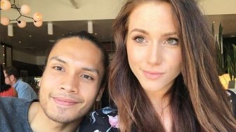 Randy Pangalila Nikahi Pacar Bulenya di Bali Hari Ini