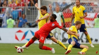 Sundulan Maguire Bawa Inggris Unggul di Babak Pertama Atas Swedia
