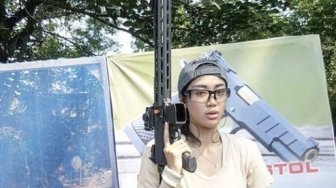 Saling Dorong, Kronologi Widy Vierratale Ribut Sama Kolonel TNI