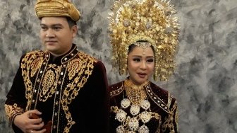 Ingin Segera Punya Anak, Chikita Meidy Bulan Madu ke Maladewa