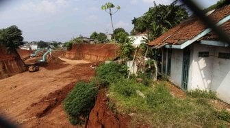 Pembangunan Tol Cijago terhambat pembebasan lahan (Suara.com/Muhaimin A Untung)