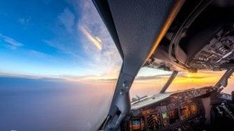 Dinikmati oleh Pilot, Ini Deretan Foto Keren dari Kokpit Pesawat