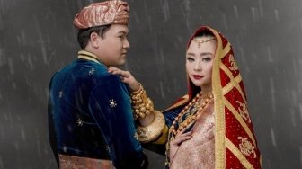 Keren! 4 Pasangan Artis Ini Prewedding Pakai Baju Adat