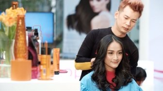 Perawatan Terbaru untuk Rambut Lurus dan Ikal Natural