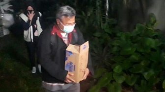 Seharian Digeledah, KPK Angkut Koper dari Rumah Dirut PLN