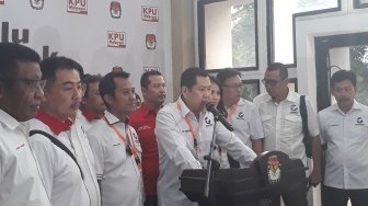 Bersama Istri, Harry Tanoe Daftar 575 Bacaleg Perindo ke KPU