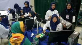 Kloter Pertama Jemaah Haji Sumsel Rekam Biometrik di Embarkasi