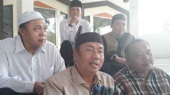 Empat Pelaku Teror Bom Molotov Rumah Kapitra Terekam CCTV