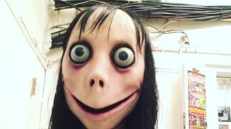 Momo, Boneka Aneh yang Melakukan Teror Misterius di WhatsApp