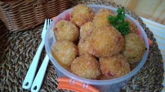 Resep Bola - Bola Kentang Renyah ala Katering Mamma Kanin