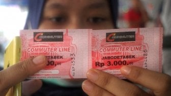 Penumpang Kaget Disuruh Beli Tiket Kertas Commuter Line