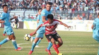 Madura United Curi Satu Poin di Markas Persela