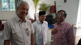 Ganjar Ditemui Mahfud MD Setelah Dinyatakan Sah Menang Pilgub