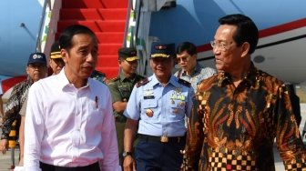 Kunker ke Jogja, Jokowi Disambut Sri Sultan Hamengkubuwono X