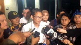 Anies Disoraki Pendukung Ahok, Sandi: Jangan Memecah Belah