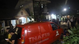 Mobil Inafis dan Kendaraan Taktis Brimob Dikerahkan ke Lokasi Bom Bunuh Diri di Mapolsek Astanaanyar Bandung