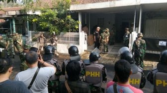 Pengosongan Rumah Dinas TNI di Bogor Diwarnai Kericuhan