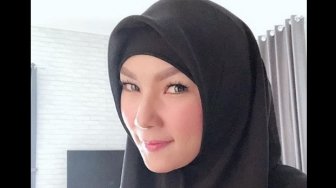 Klepon Buatan Kalina Oktarani Dijamin Islami, Rina Nose Beri Komentar