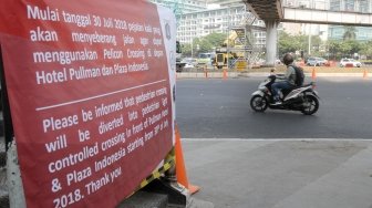 Akan di Bongkar, JPO Bunderan HI Ditutup