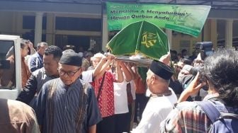 Jenazah Yusuf Supendi Dimakamkan di TPU Kalisari