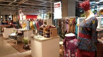 Teras Indonesia Pamerkan Pesona Kreasi Batik Nusantara