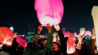 Meriahnya Penerbangan Seribu Lampion Dieng Culture Festival 2018