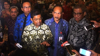 Menteri Sosial RI, Idrus Marham, saat memberikan sambutan pada rapat kordinasi percepatan penyaluran bansos PKH, BPNT dan Rasta Agustus tuntas di Jakarta, Rabu (8/8). Mensos berharap, Rakor penyaluran bansos yang juga dihadiri jajaran direksi Himbara ini ditargetkan sudah tuntas disalurkan untuk pencairan tahap 3 pada keluarga penerima manfaat (KPM) pada Agustus.[Suara.com/Oke Atmaja]