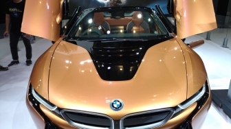 Roadster Listrik Masa Depan : BMW i8 Roadster