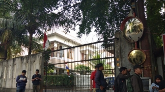 Prabowo Temui Salim Segaf, Pintu Rumah Digembok
