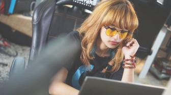 Kenalan dengan Ridha Audrey, Gamer Cantik yang Jago Dandan