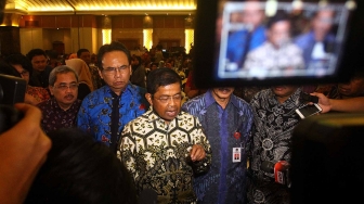 Menteri Sosial RI, Idrus Marham, saat memberikan sambutan pada rapat kordinasi percepatan penyaluran bansos PKH, BPNT dan Rasta Agustus tuntas di Jakarta, Rabu (8/8). Mensos berharap, Rakor penyaluran bansos yang juga dihadiri jajaran direksi Himbara ini ditargetkan sudah tuntas disalurkan untuk pencairan tahap 3 pada keluarga penerima manfaat (KPM) pada Agustus.[Suara.com/Oke Atmaja]