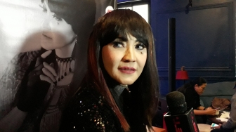 Ita Purnamasari Daur Ulang Lagu Nike Ardilla