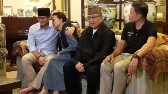 Usai Deklarasi, Sandiaga Sungkem ke Orangtuanya