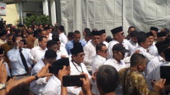 Lagu #2019GantiPresiden Iringi Prabowo Daftar ke KPU