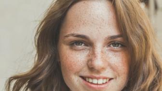 Apes! Viral Wanita Ikuti Tutorial Makeup Freckles Instan, Hasilnya Malah Bikin Bengek