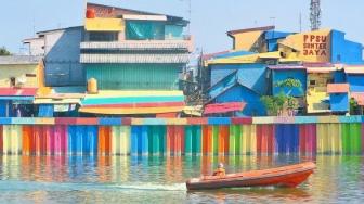 5 Foto Kampung Warna di Danau Sunter yang Meriah
