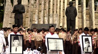 Kirab tersebut dilakukan sebagai rangkaian mengingat sejarah proklamasi RI pada 17 Agustus 1945[Suara.com/Muhaimin A Untung] 