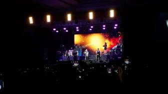 Isyana Sarasvati Buka Konser Boyzone