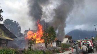 Kebakaran 3 Rumah di Ruteng Dipicu Percikan Api dari Meteran Listrik