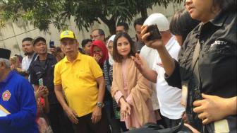 Prilly Latuconsina Gugup Saksikan Sapi Kurbannya Disembelih