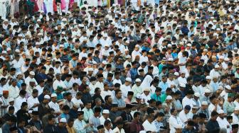 Hari ini seluruh umat muslim di Indonesia serentak melaksanakan salat Idul Adha 1439 H sesuai dengan jadwal yang ditetapkan Pemerintah dan kemudian dilanjutkan dengan penyembelihan hewan kurban. ANTARA FOTO